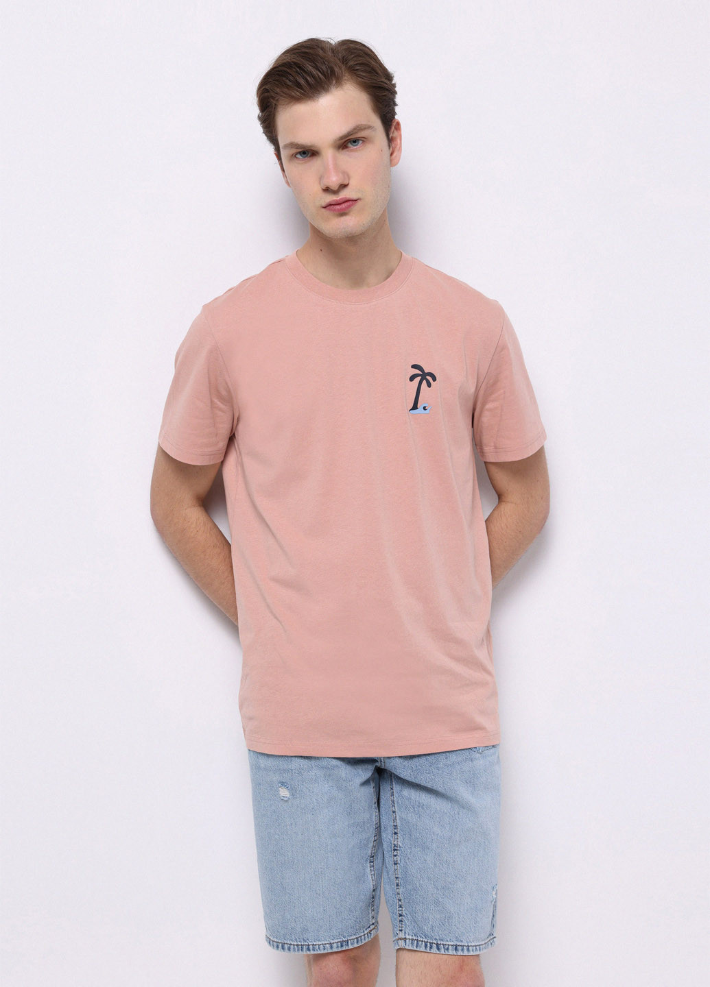 Лососевая футболка Colin's