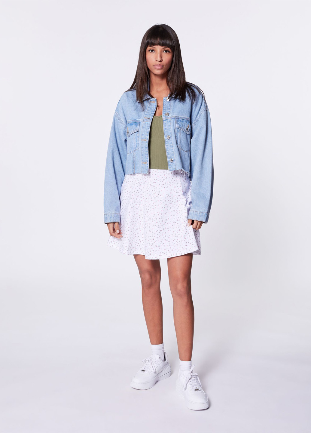 Белая кэжуал цветочной расцветки юбка Jennyfer клешированная