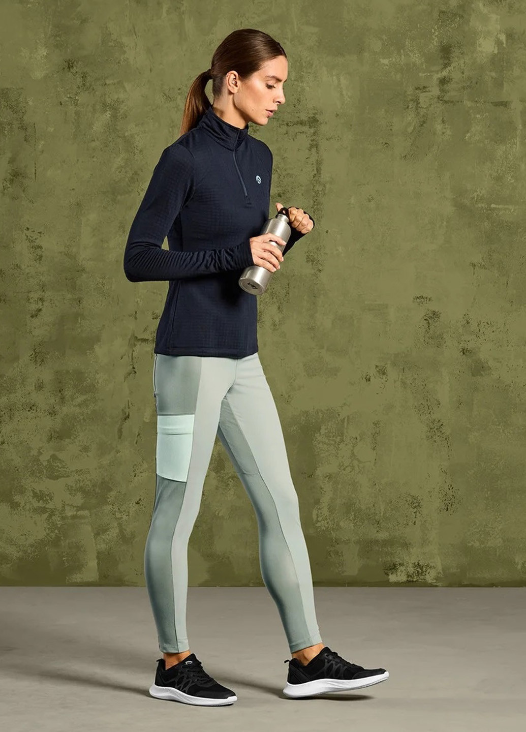 Оливковые демисезонные леггинсы Crivit