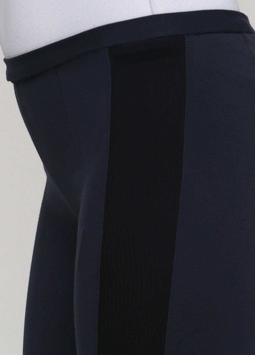 Темно-синие кэжуал демисезонные зауженные брюки Silvian Heach