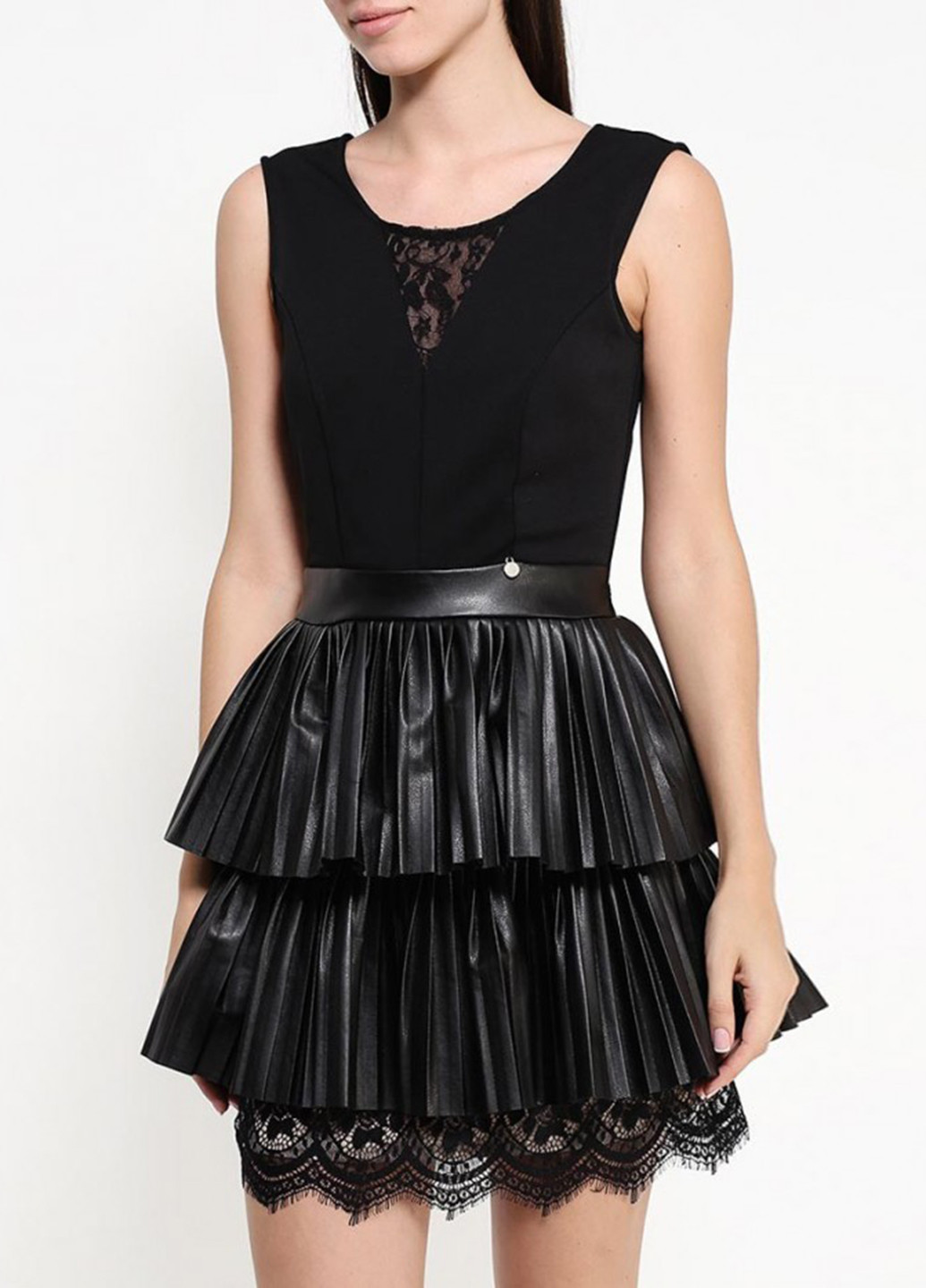 Чорна коктейльна сукня Rinascimento фактурна