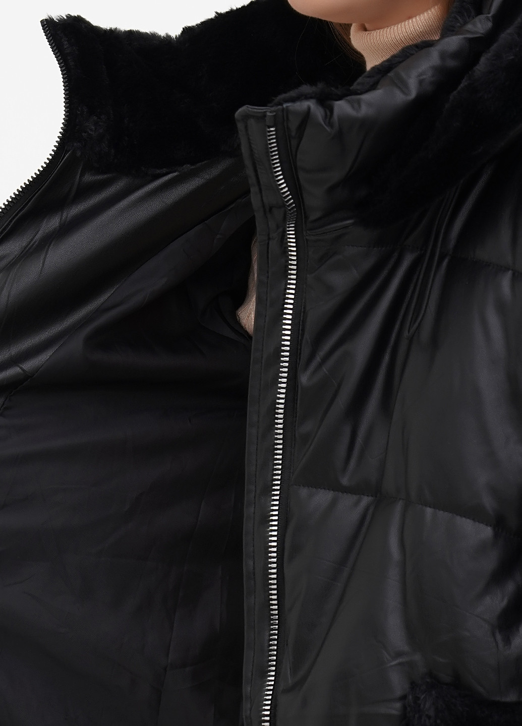 Чорна зимня куртка Snow&Passion