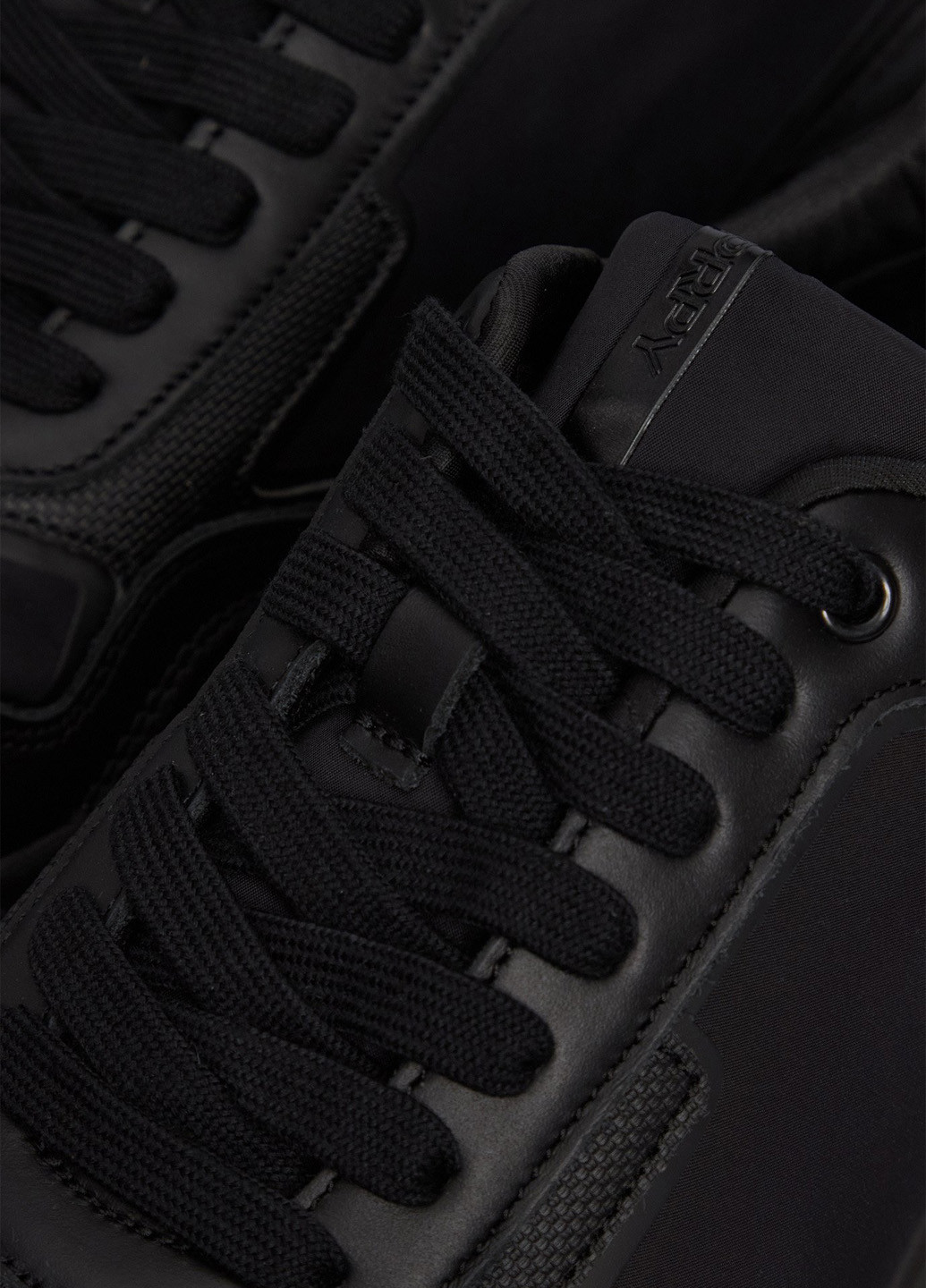 Черные всесезонные кроссовки PRPY