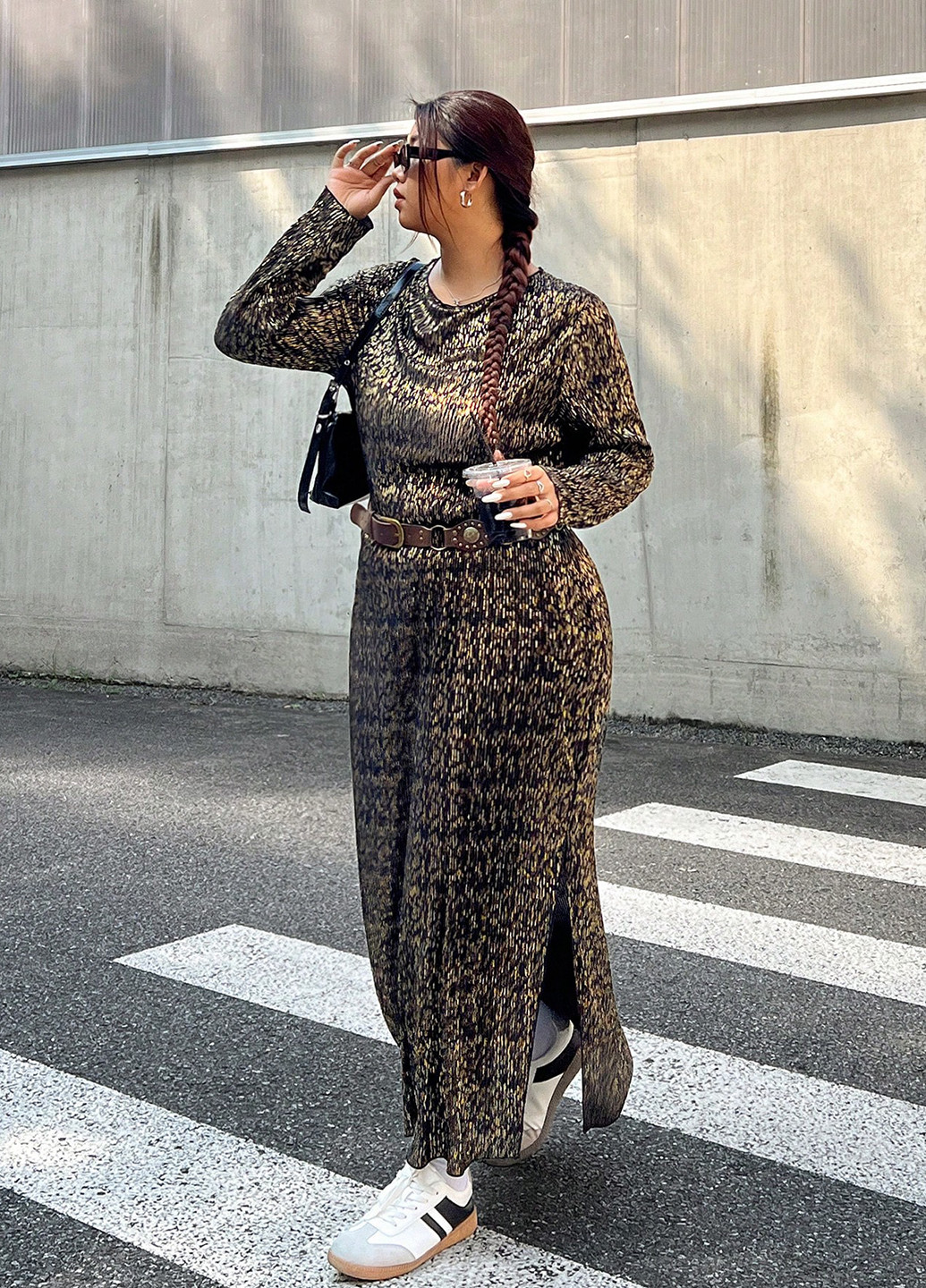 Золотистое кэжуал платье оверсайз SHEIN с абстрактным узором