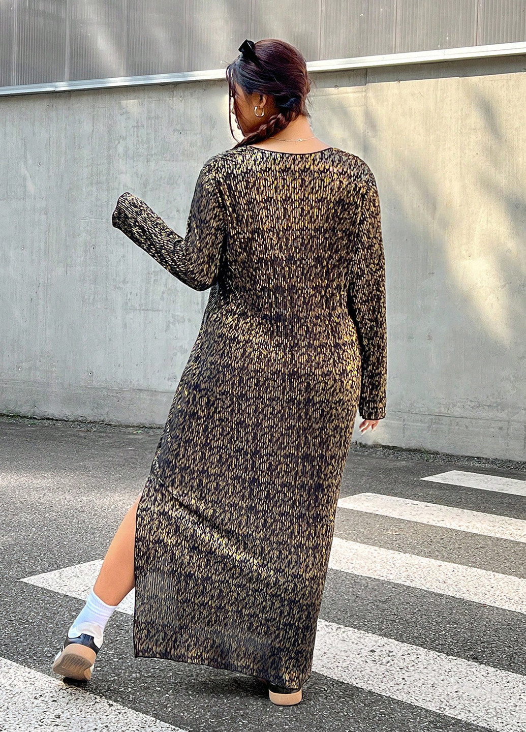 Золотистое кэжуал платье оверсайз SHEIN с абстрактным узором