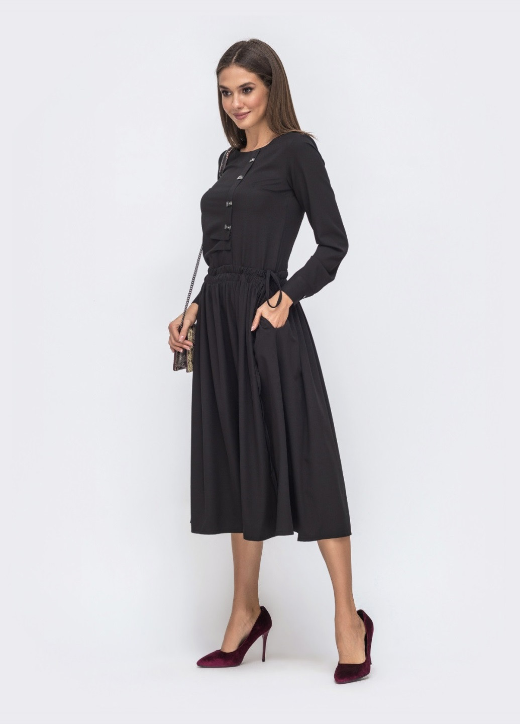 Черное кэжуал чёрное платье с кулиской по талии и расклешенной юбкой Dressa однотонное