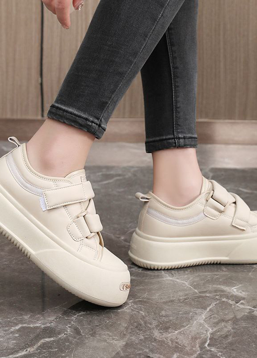 Бежеві кеди Vi