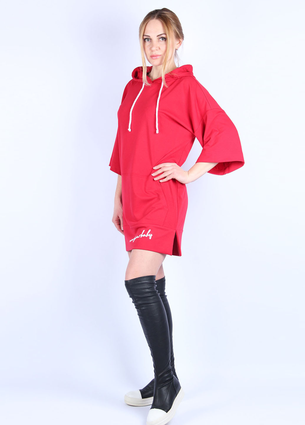 Красное спортивное платье оверсайз Majaly с надписью