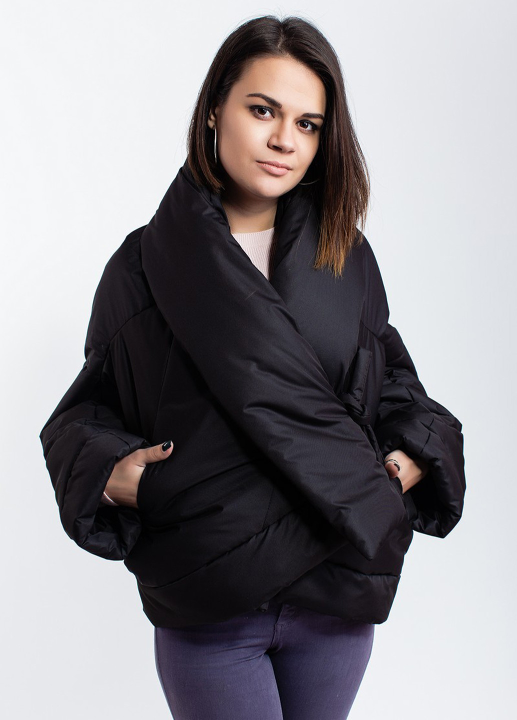 Чорна зимня куртка Modna Anka