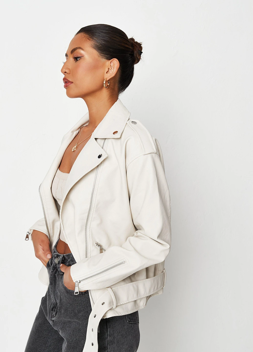 Молочна демісезонна куртка Missguided