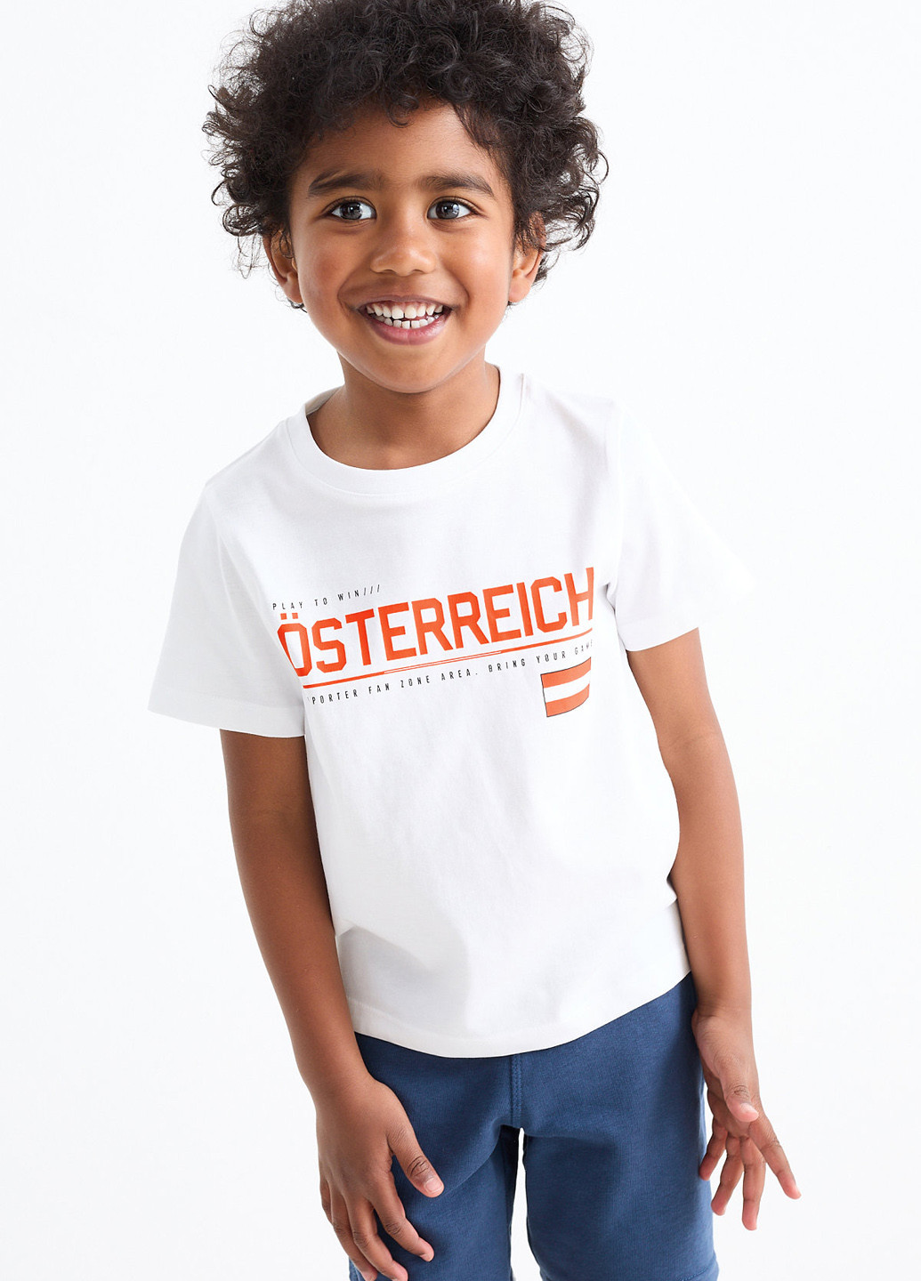 Белая летняя футболка C&A