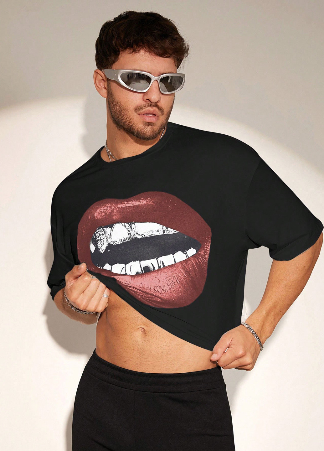 Красная футболка SHEIN