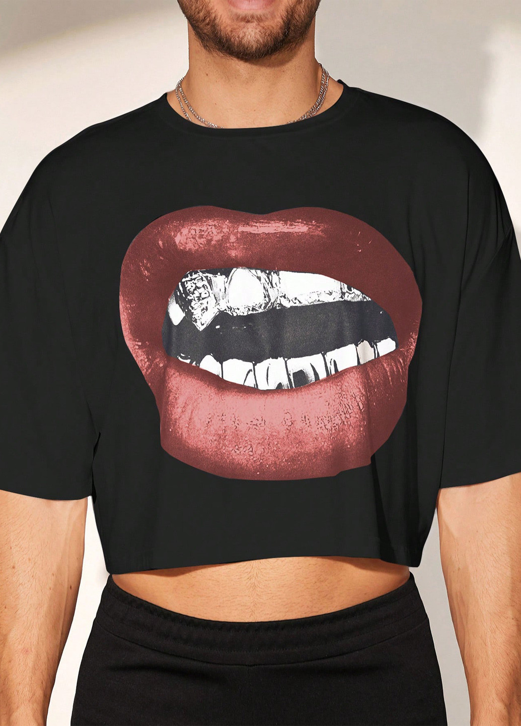 Красная футболка SHEIN