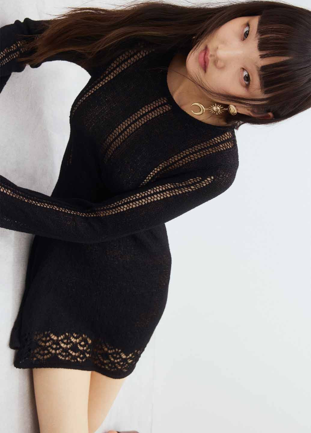 Черное кэжуал платье а-силуэт H&M однотонное