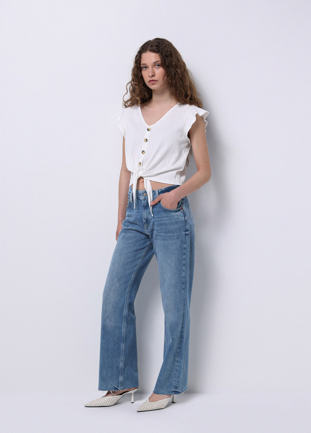 Біла блуза Colin's