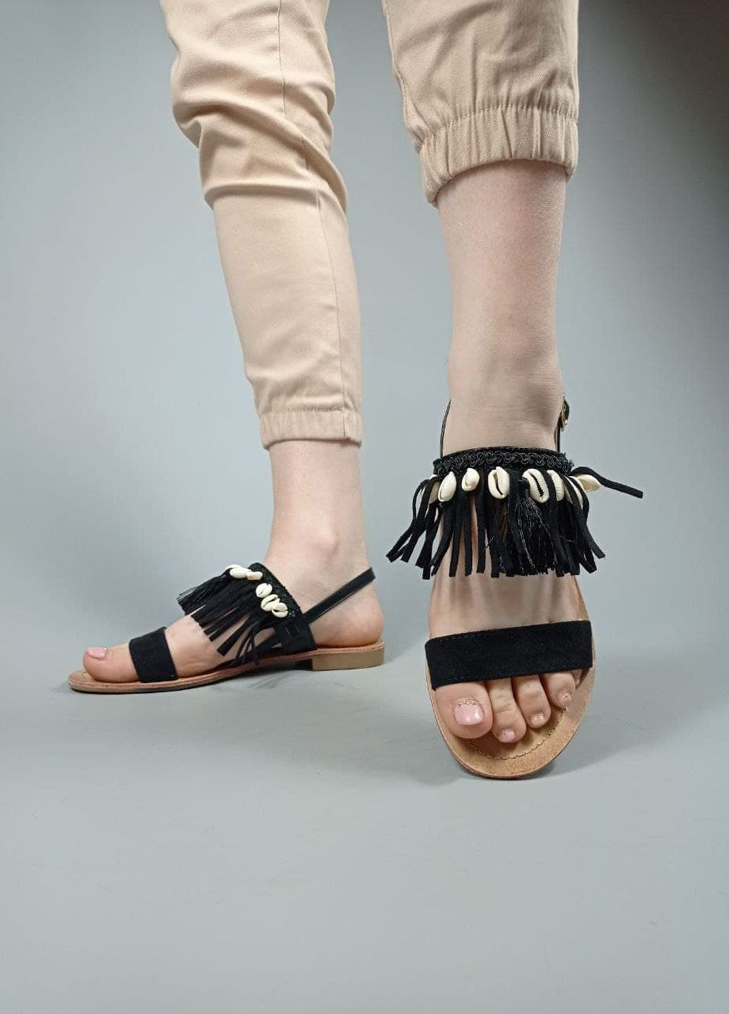 Черные босоножки Kamengsi