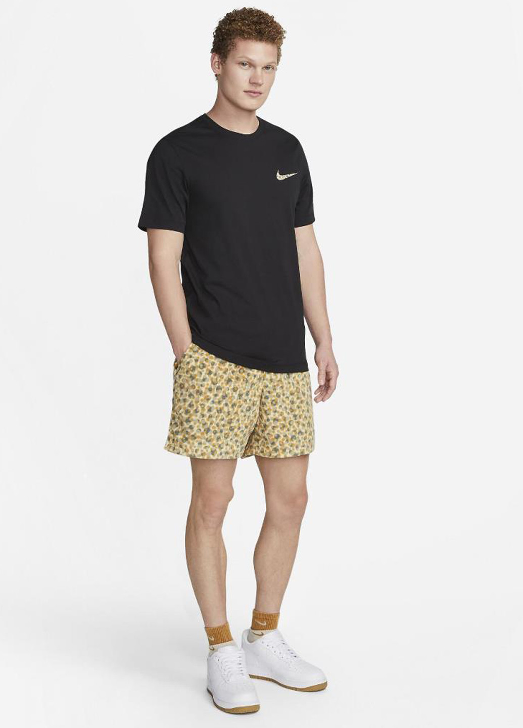 Чорна футболка dz2869-010 Nike Club+ HDY PK1 LBR