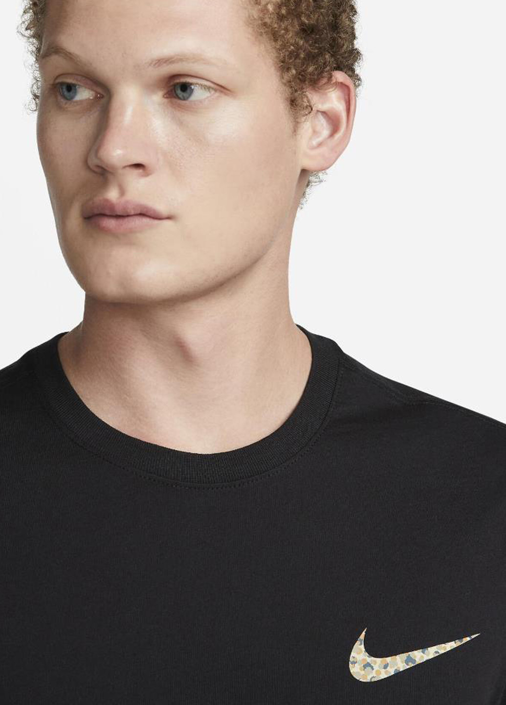 Чорна футболка dz2869-010 Nike Club+ HDY PK1 LBR