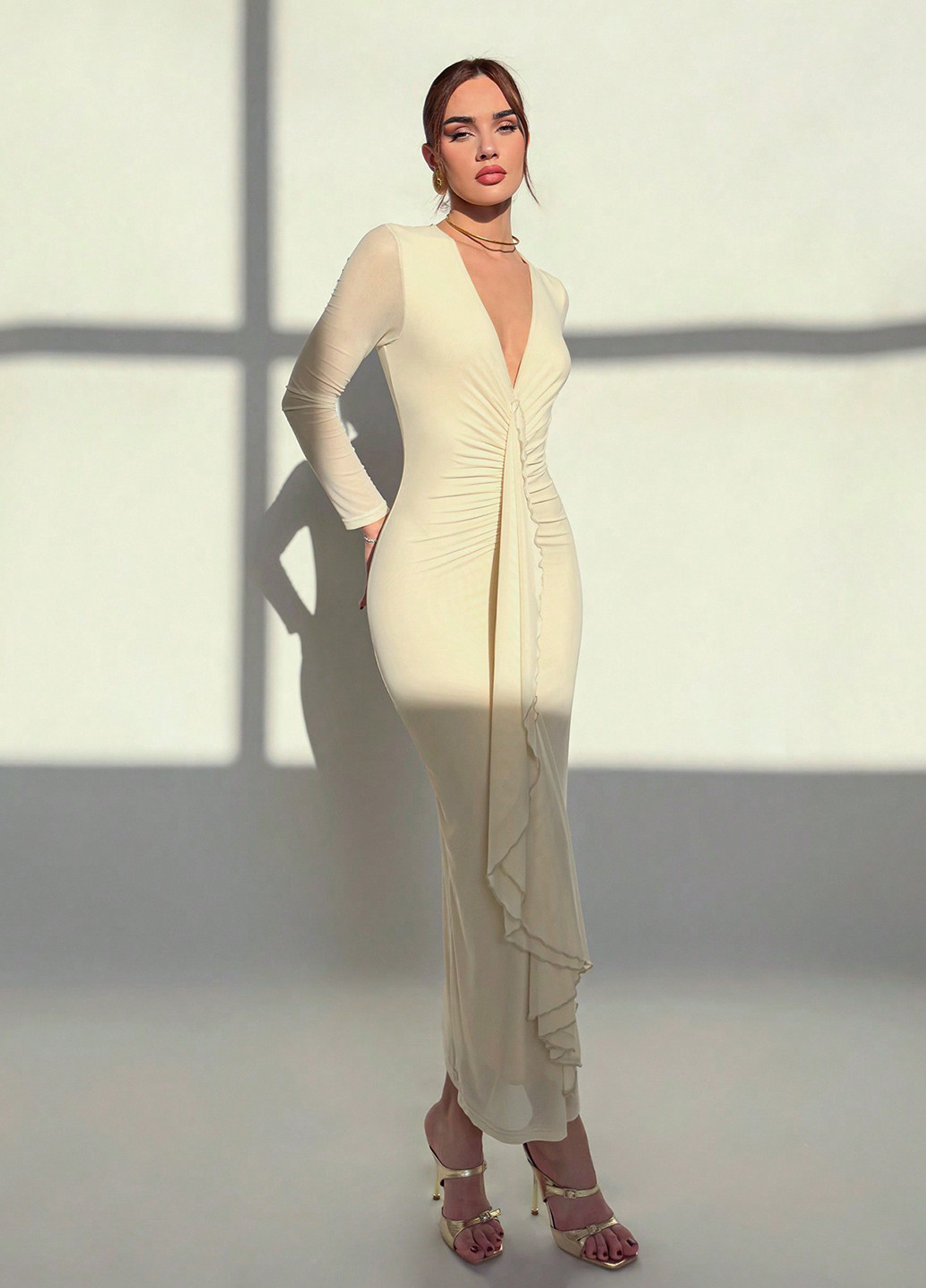 Бежевое вечернее платье силуэтная SHEIN однотонное