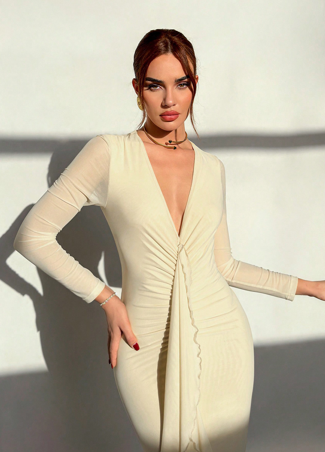 Бежевое вечернее платье силуэтная SHEIN однотонное