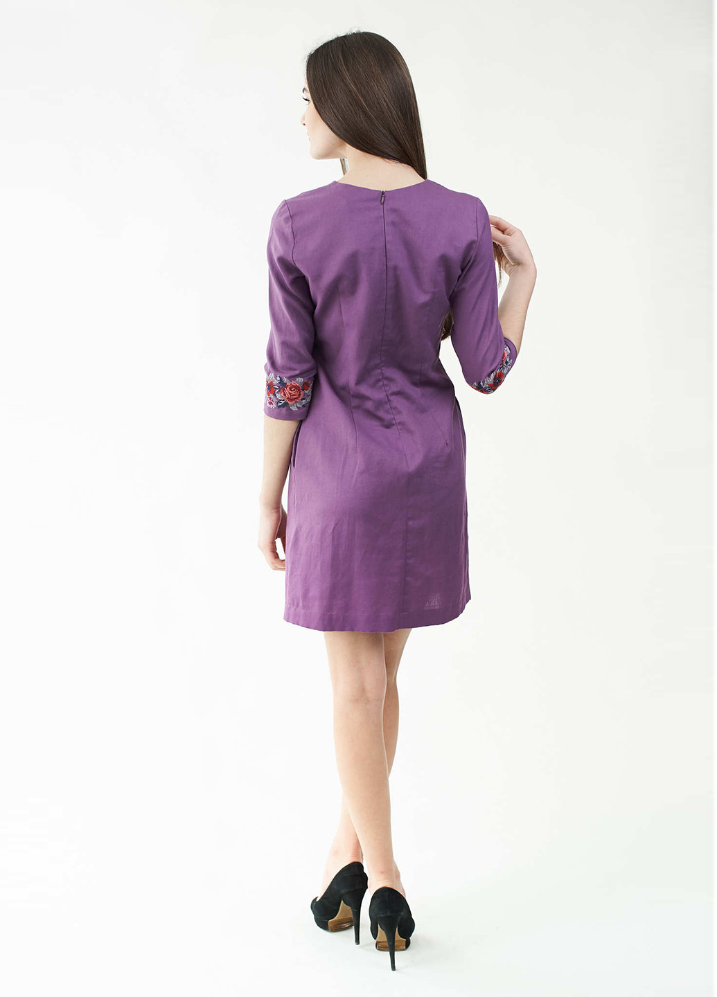 Фиолетовое кэжуал платье футляр Edelvika с цветочным принтом