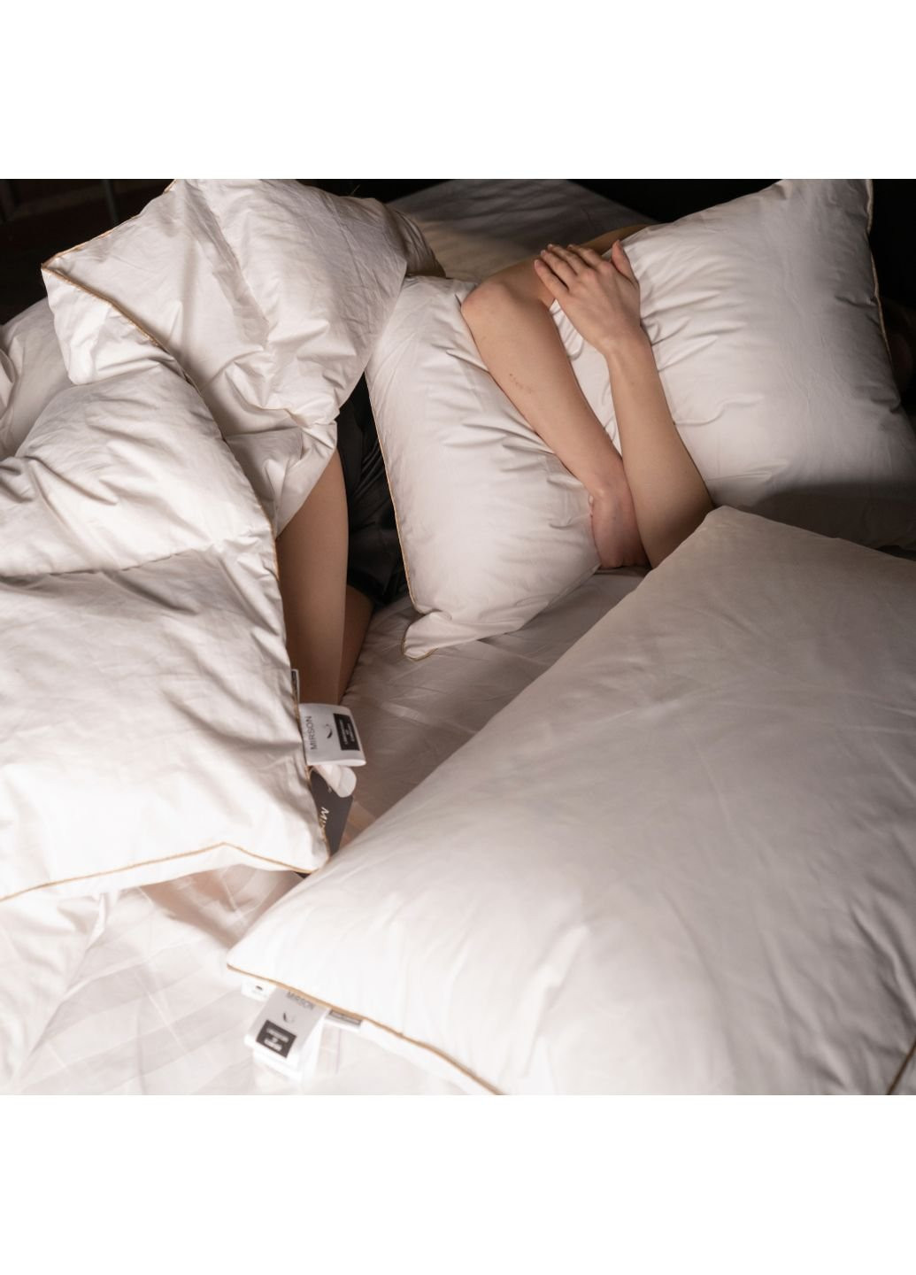 Подушка пухова Hand Made De Luxe White 903 низька 50x70 (2200000555625) No Brand (254009413)