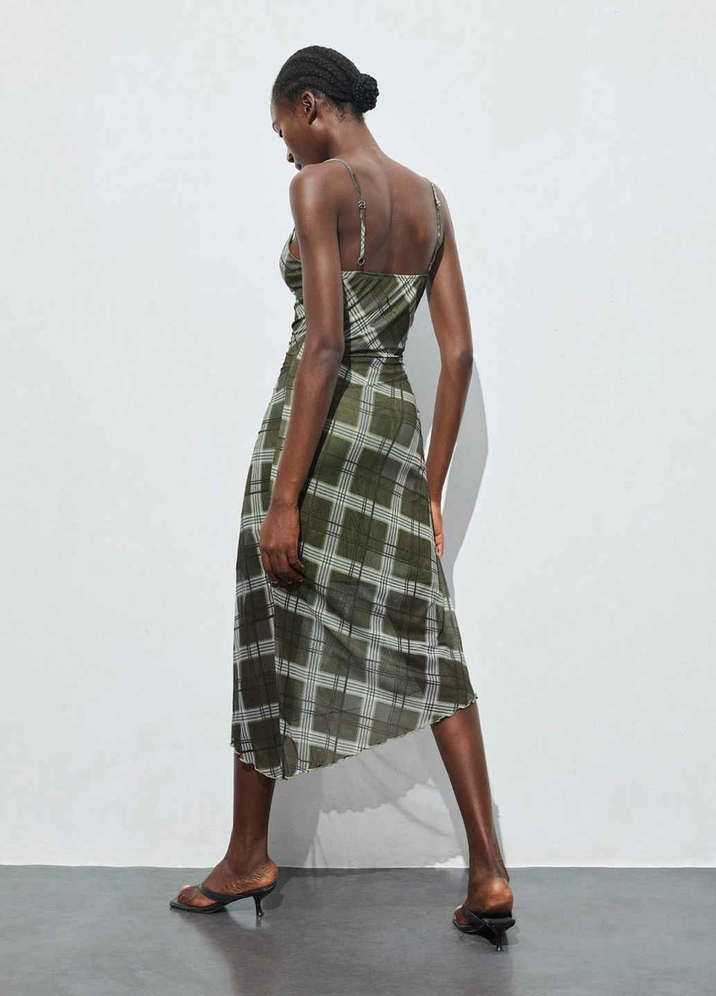 Оливковое (хаки) кэжуал платье с открытыми плечами SHEIN в клетку