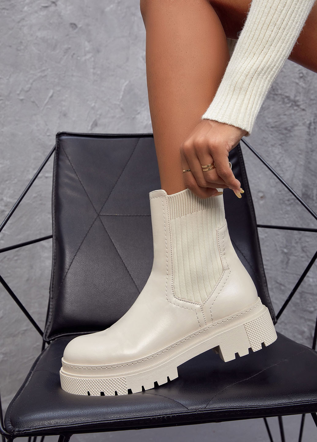 Осенние ботильоны челси SHEIN на тракторной подошве