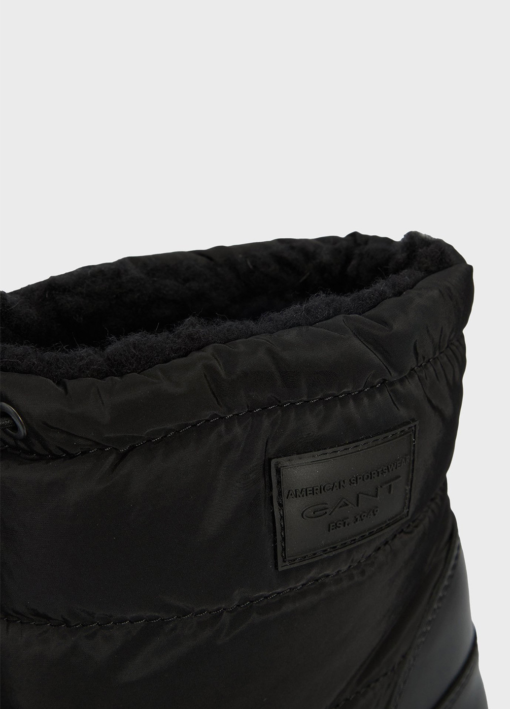 Черные дутики Gant с логотипом