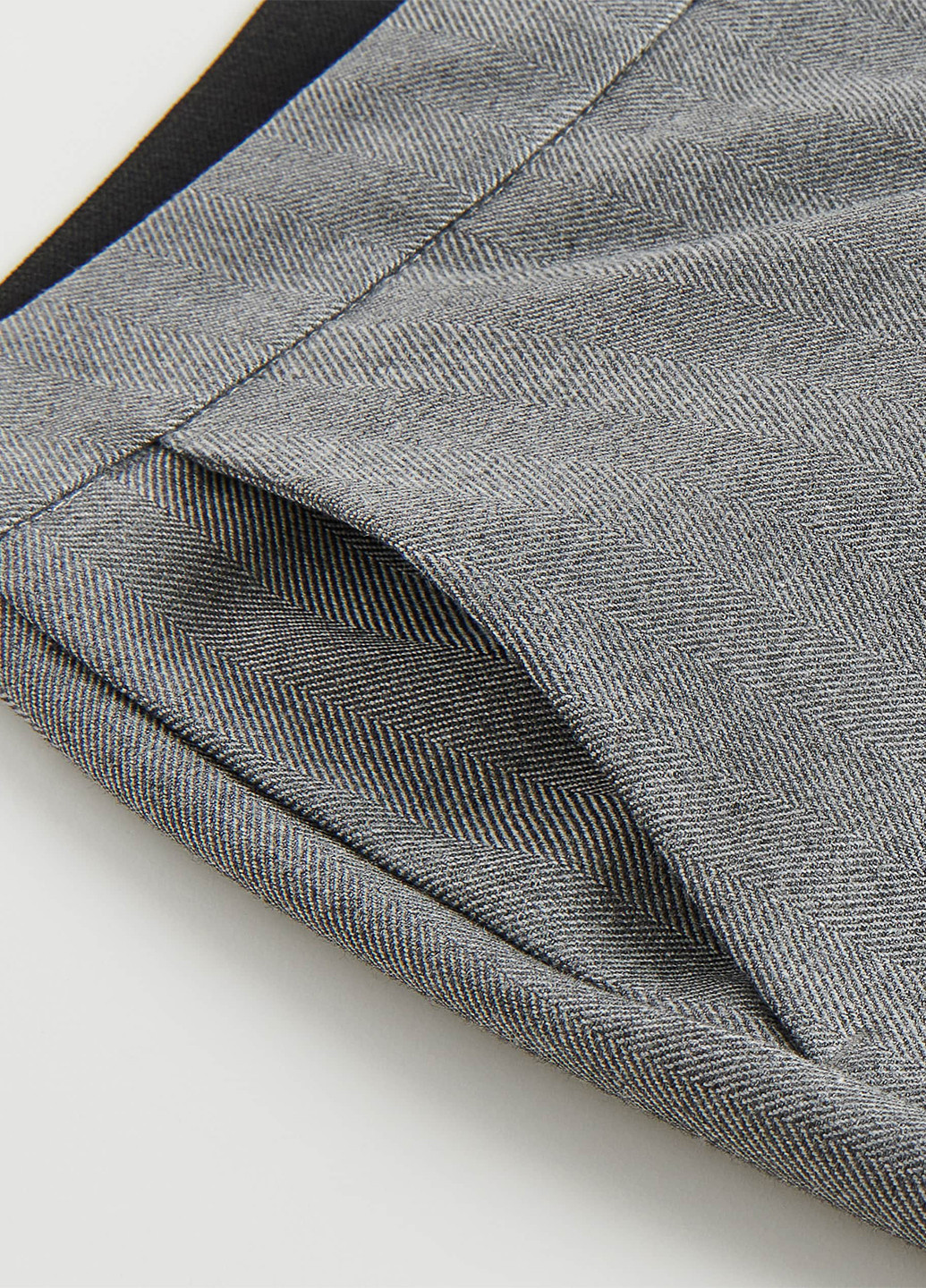 Серые кэжуал демисезонные зауженные брюки Reserved