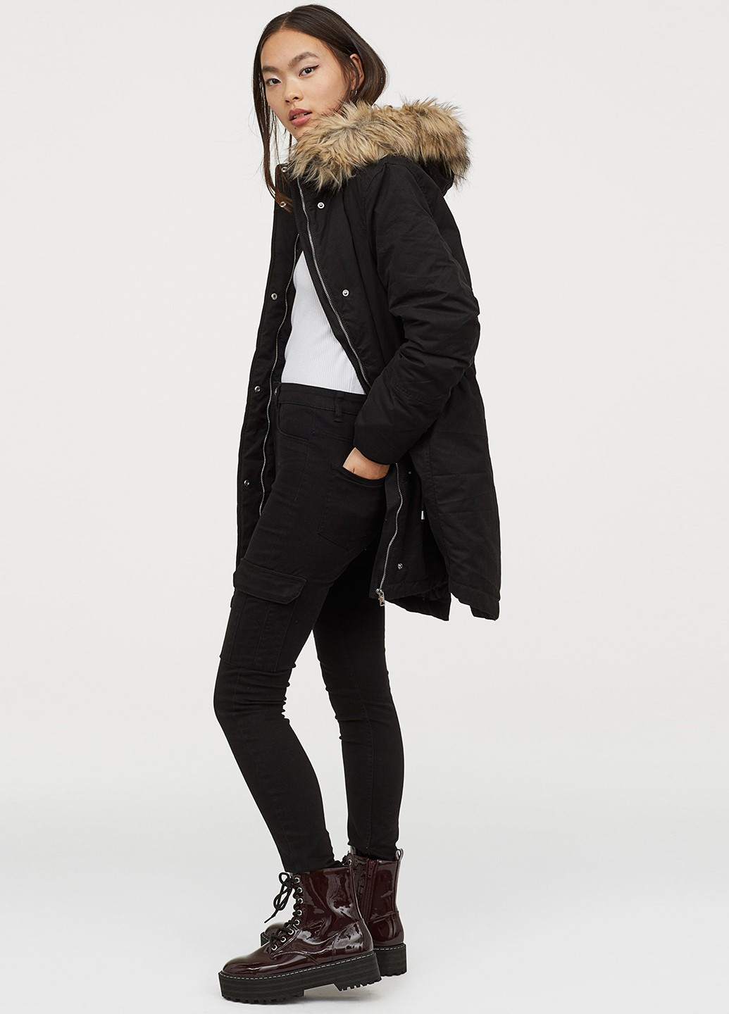 Чорна зимня куртка H&M