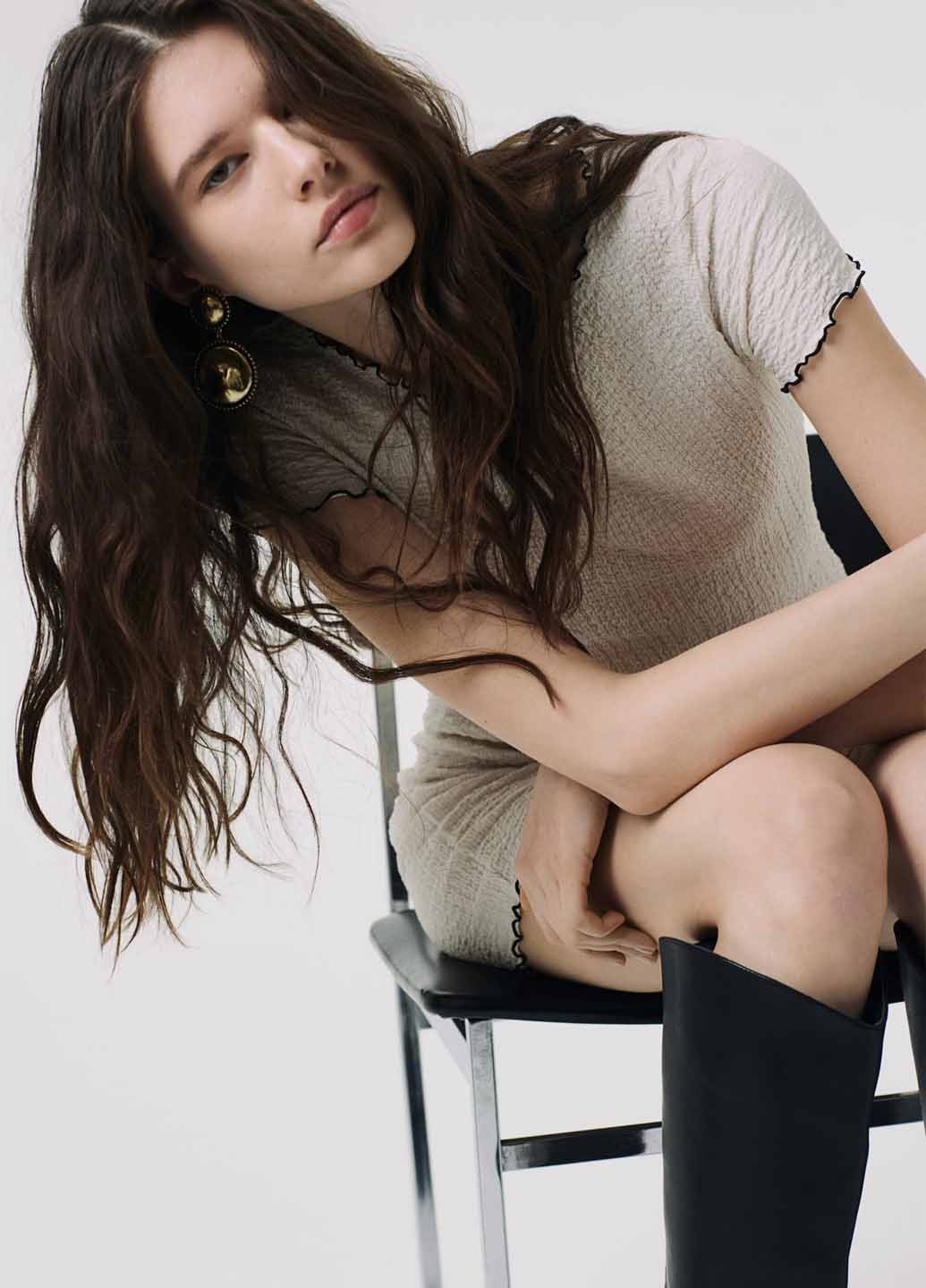 Кремовое кэжуал платье силуэтная H&M однотонное