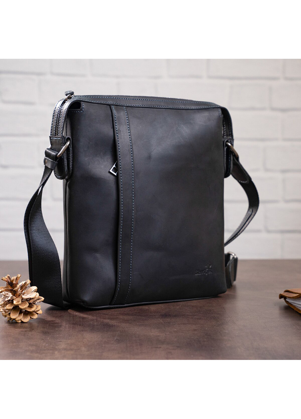 Чоловіча шкіряна сумка 24х29х7 см Shvigel (252413634)