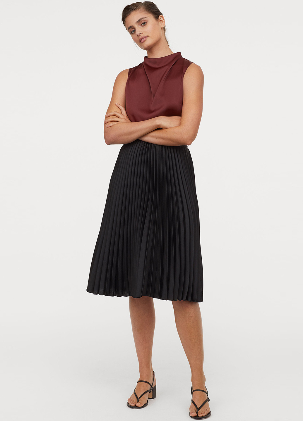 Черная кэжуал однотонная юбка H&M плиссе, клешированная