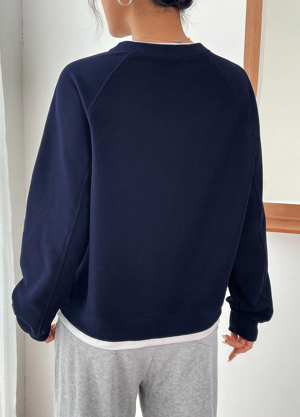 Темно-синій світшот SHEIN колор блок вишивка (366512846)