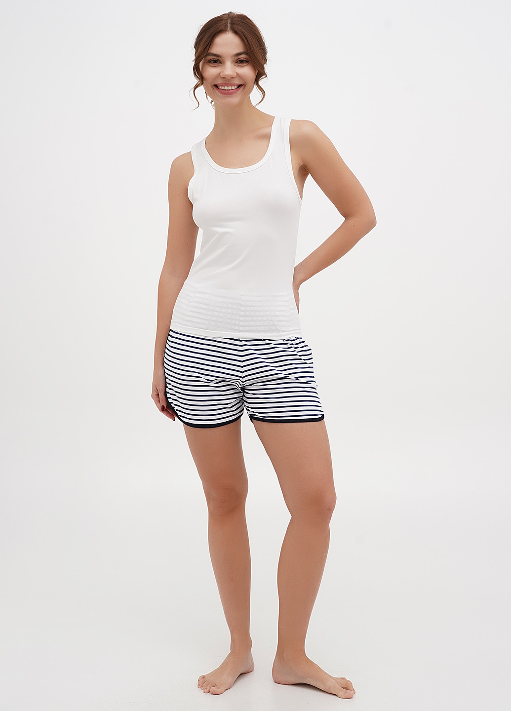 Біла всесезон піжама (майка, шорти) майка + шорти Трикомир