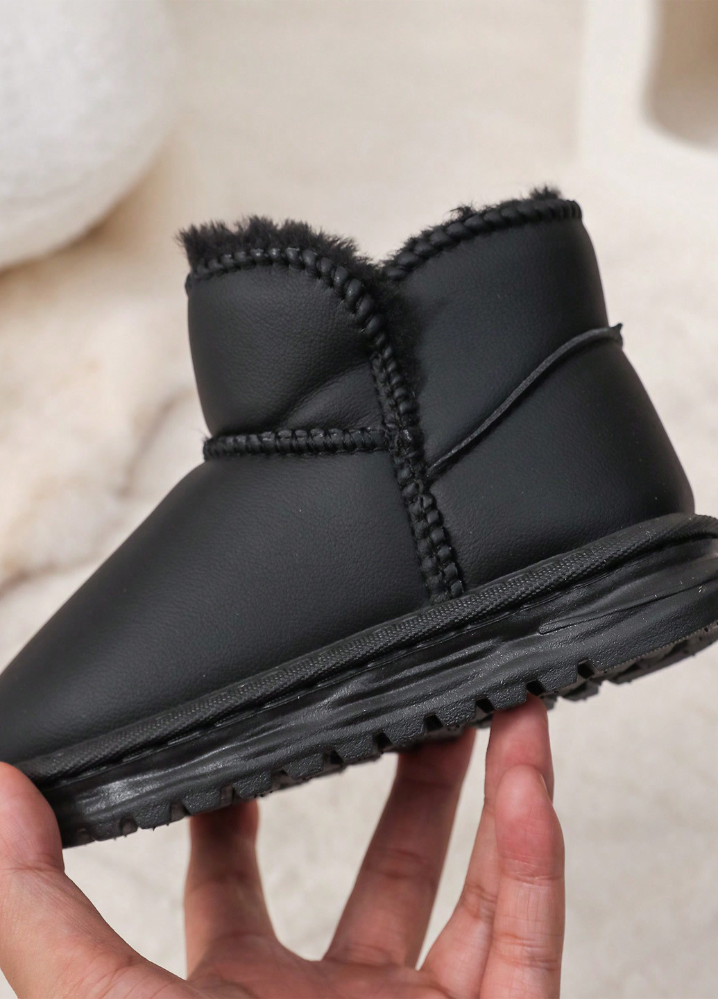 Черные уги SHEIN