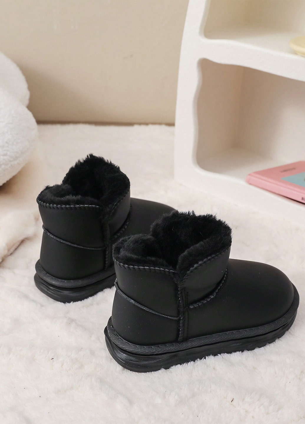 Черные уги SHEIN