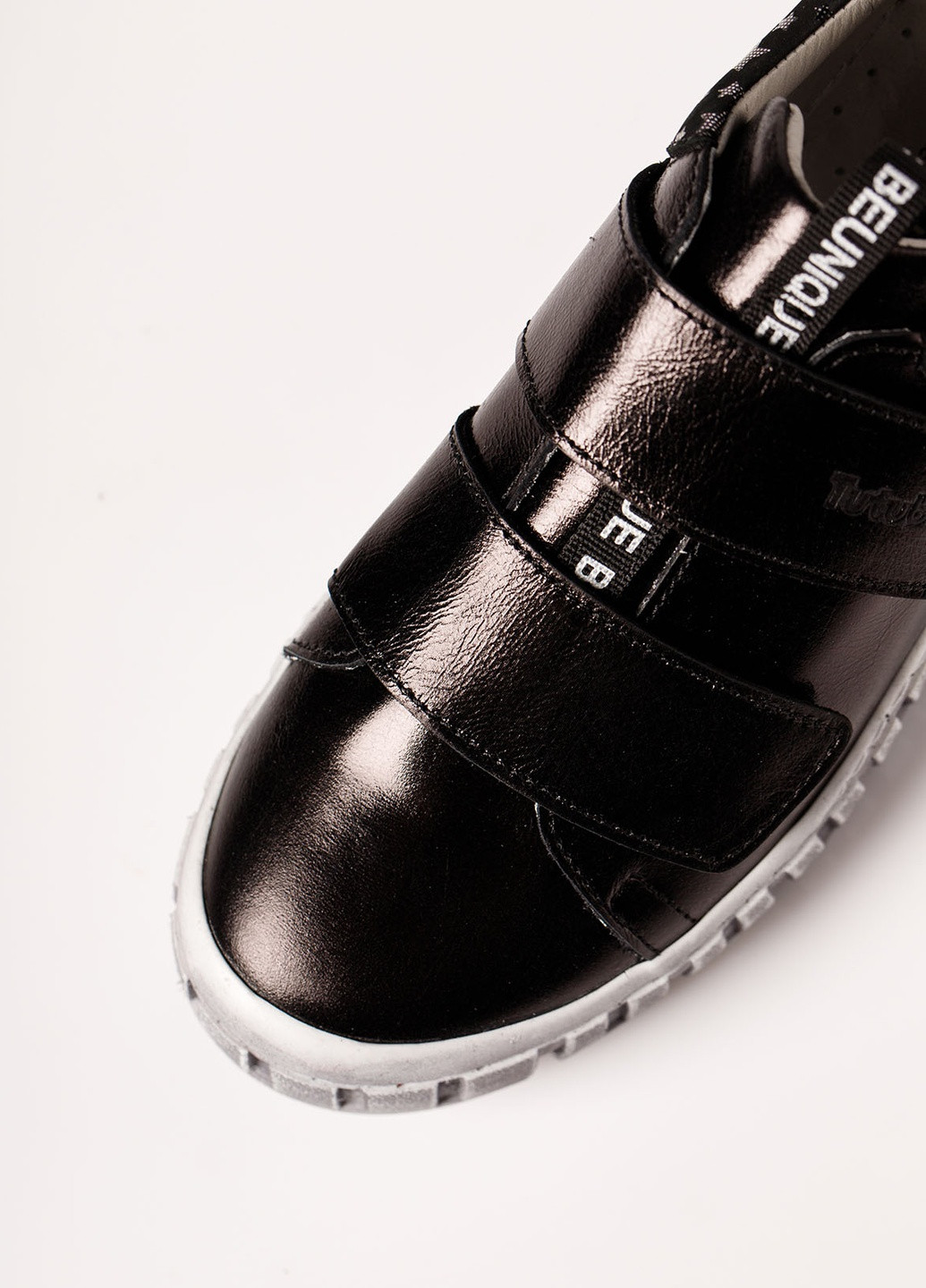 Черные всесезонные кроссовки из натуральной кожи для девочки Tutubi