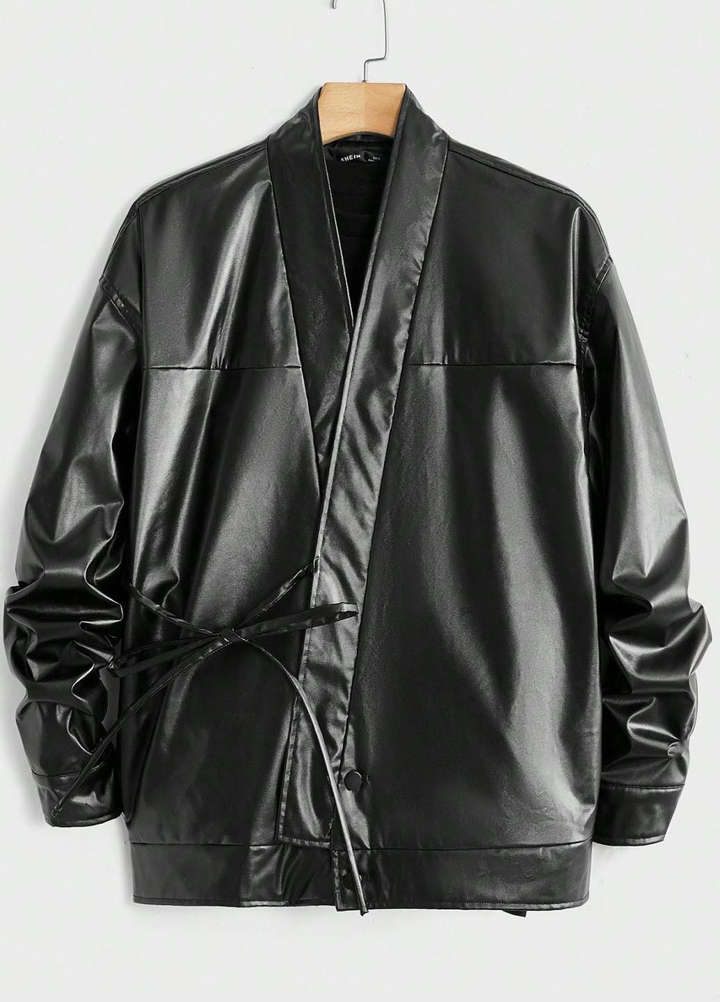 Черная демисезонная куртка SHEIN