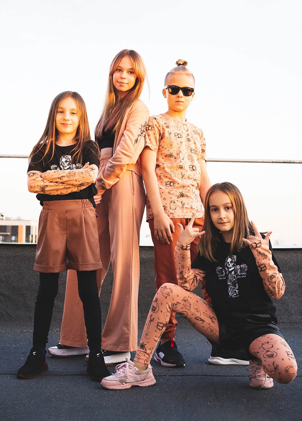 Бежева літня футболка Garnamama