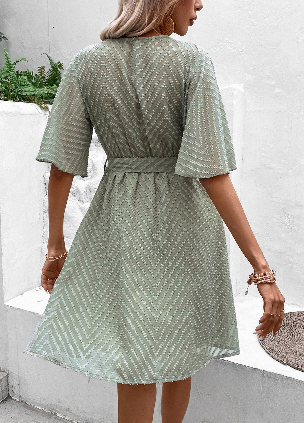 Оливкова кежуал сукня на запах Loness однотонна