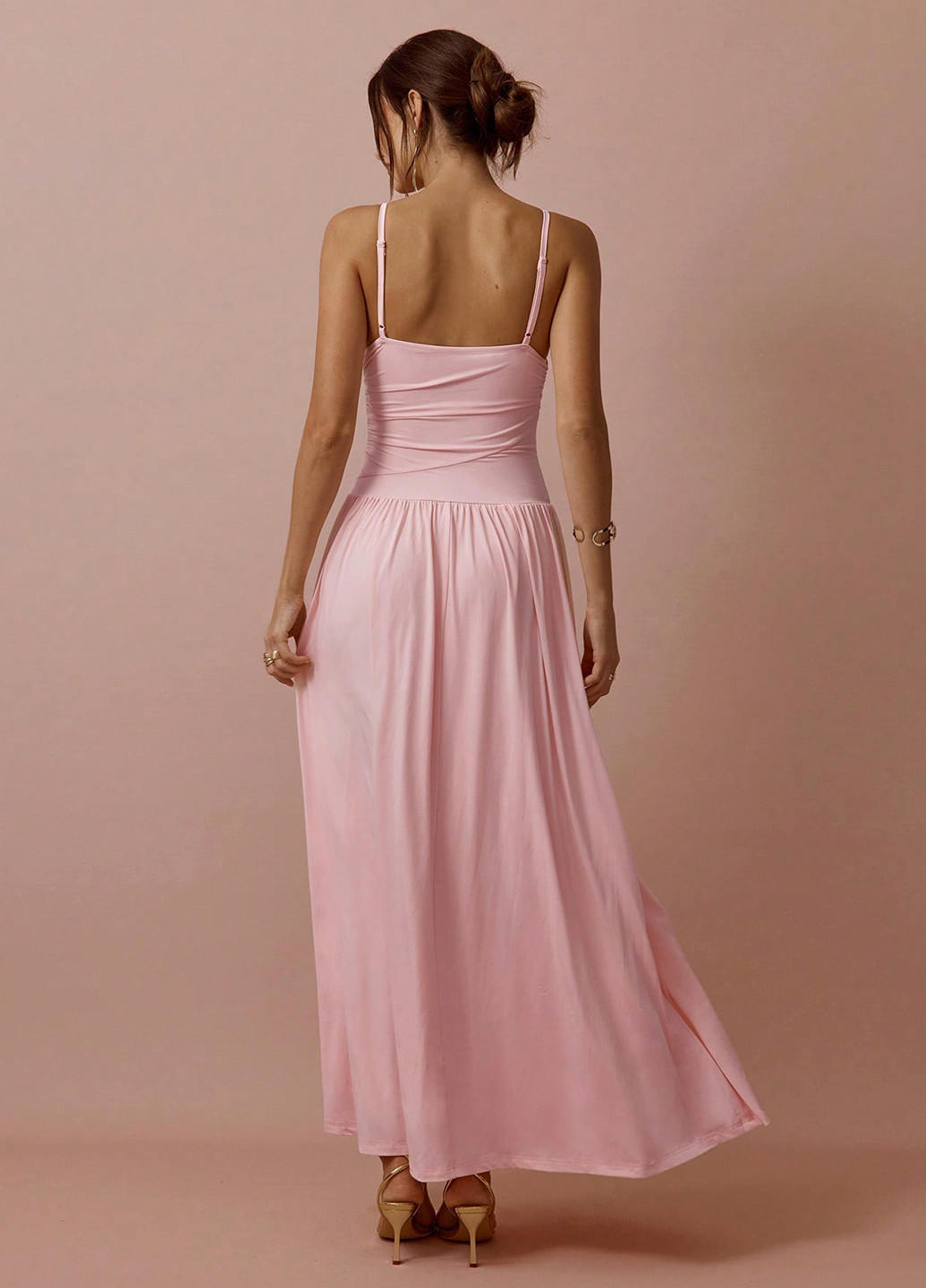 Розовое кэжуал платье с открытыми плечами SHEIN однотонное