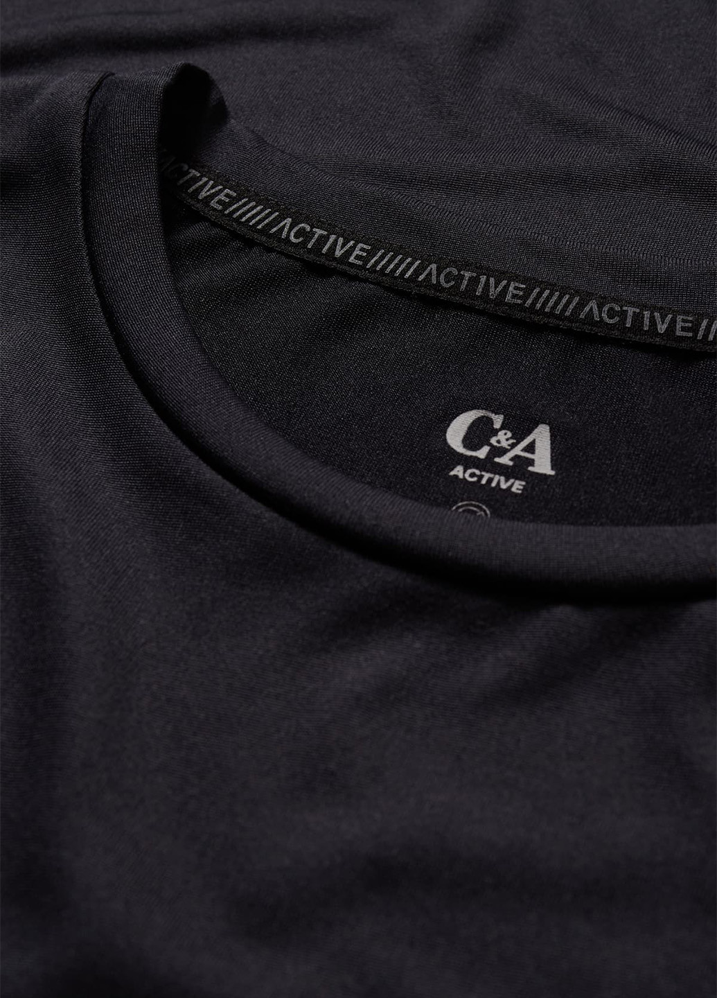 Черная футболка C&A