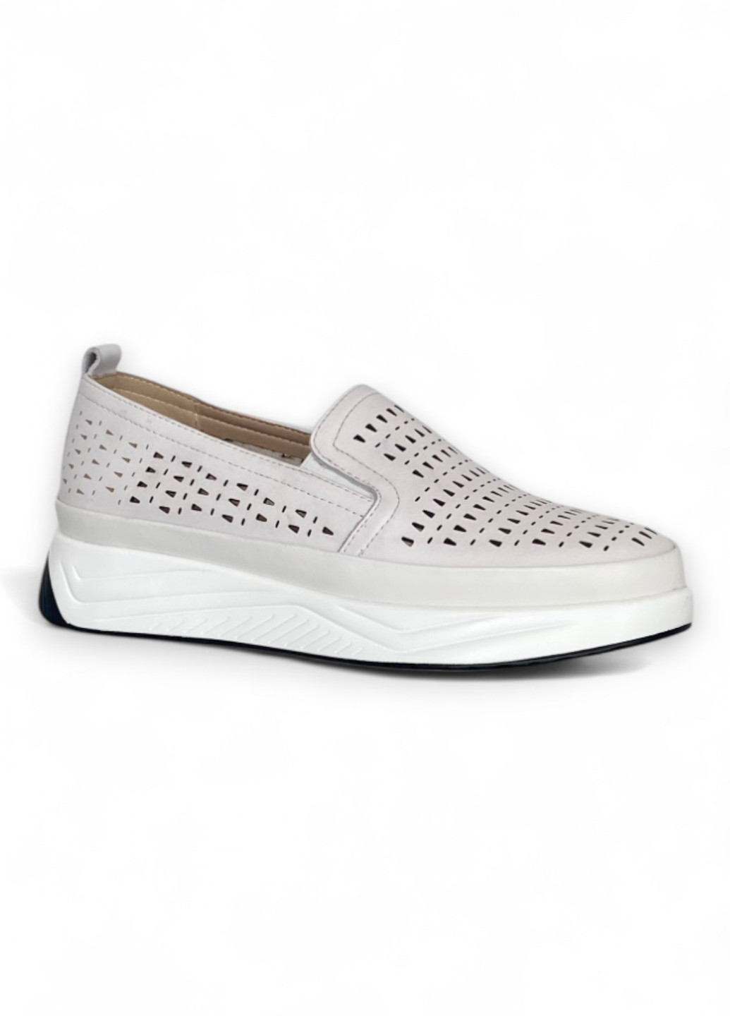 Белые слипоны Meego с перфорацией однотонные