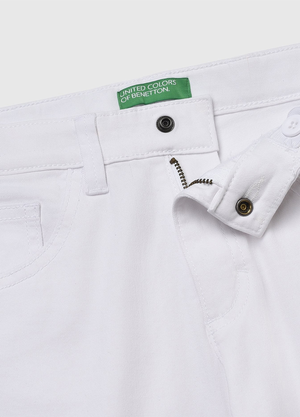 Белые кэжуал демисезонные брюки зауженные United Colors of Benetton