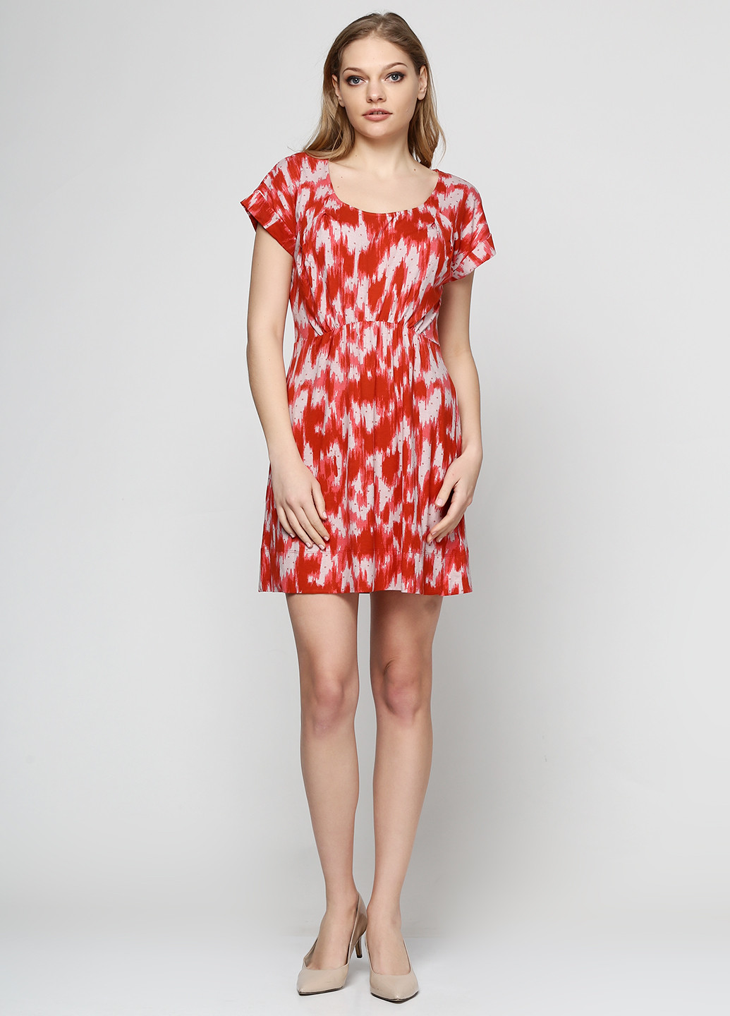 Светло-серое кэжуал платье Juicy Couture с абстрактным узором
