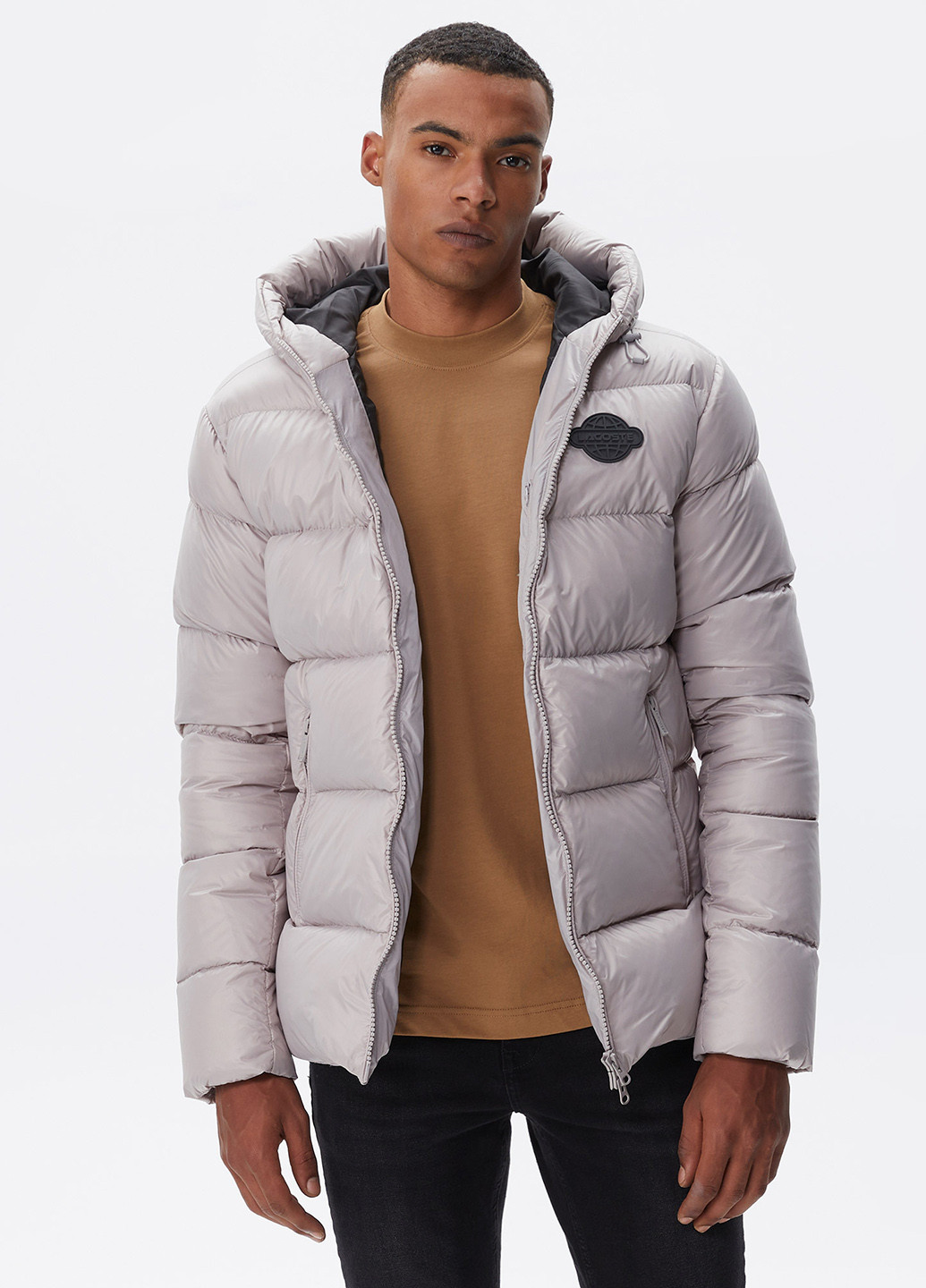 Светло-серая демисезонная куртка Lacoste