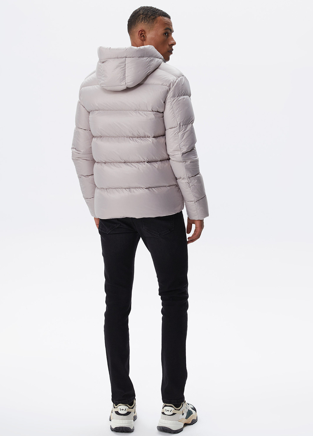 Светло-серая демисезонная куртка Lacoste