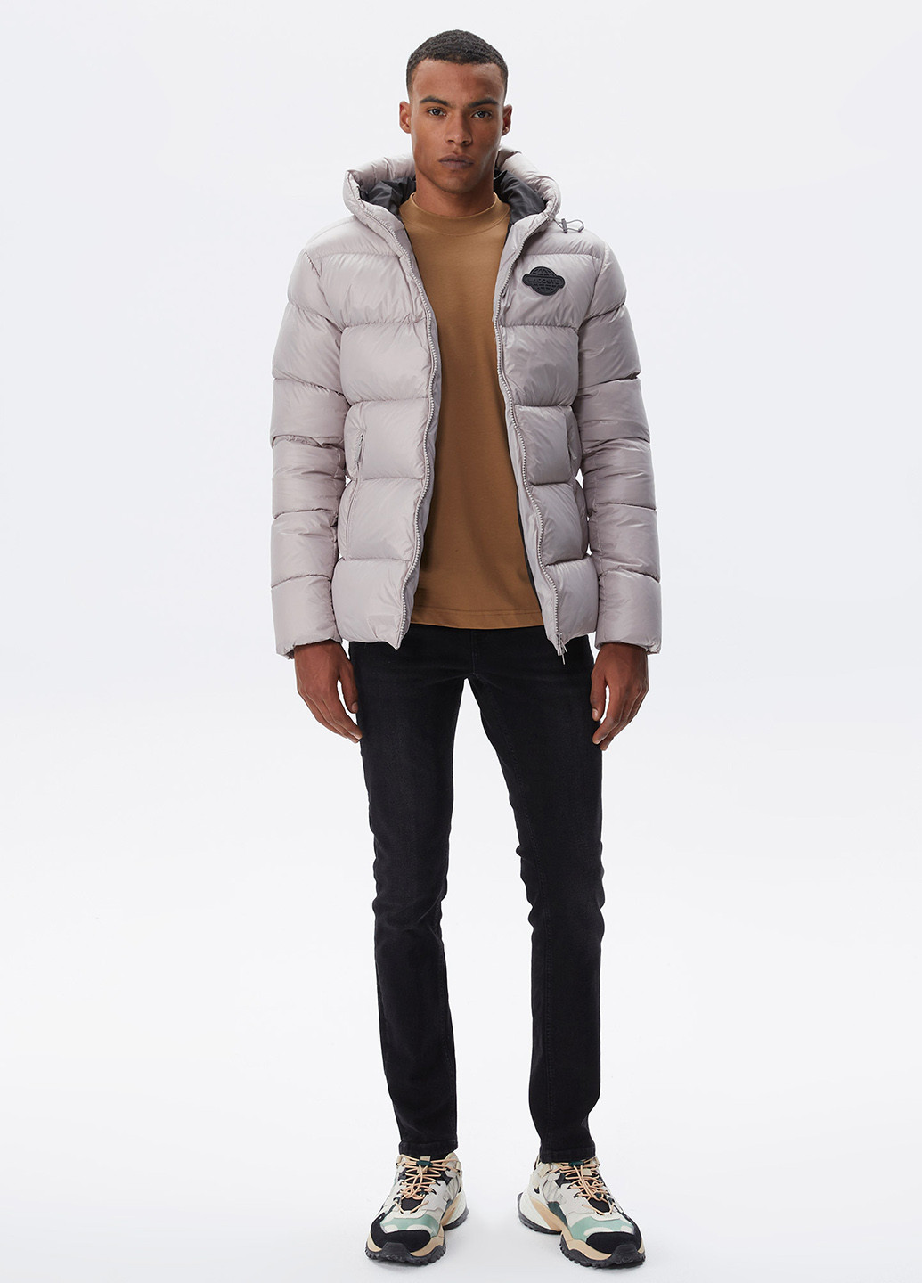 Светло-серая демисезонная куртка Lacoste